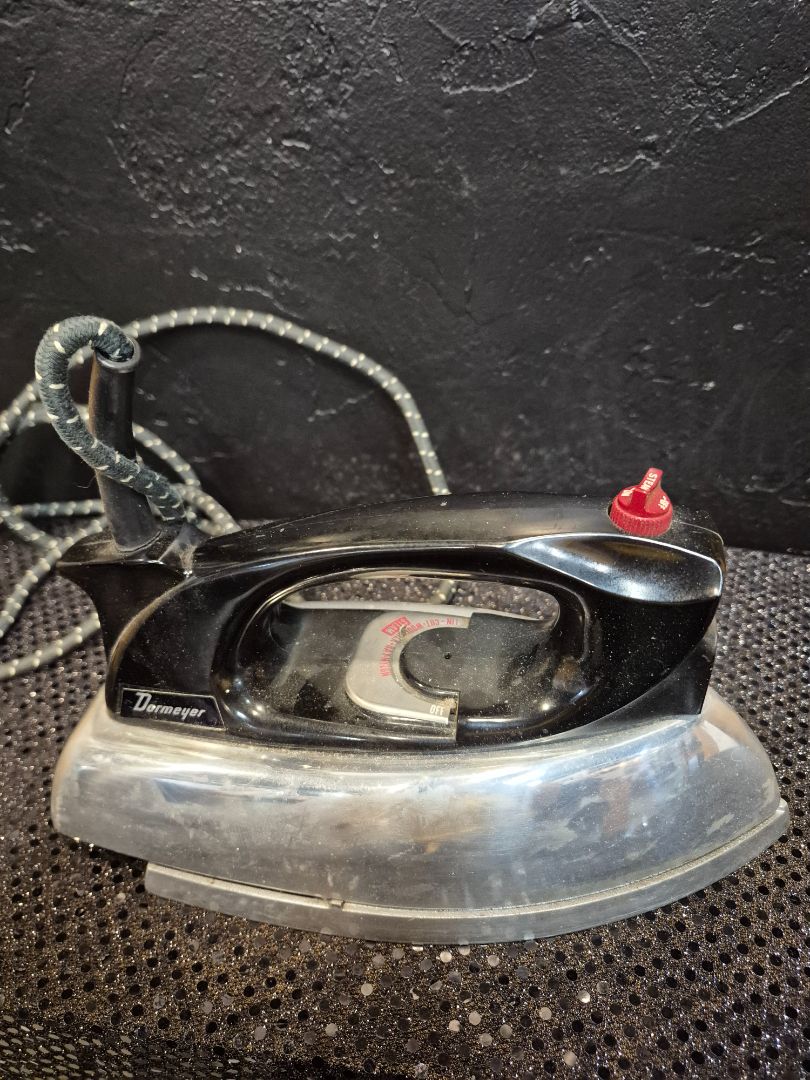 Vintage Dormeyer Electric Iron