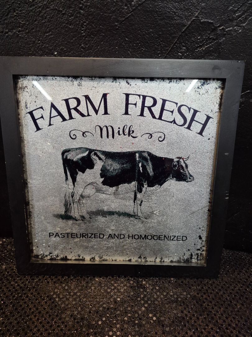 Farm Fresh Milk Sign