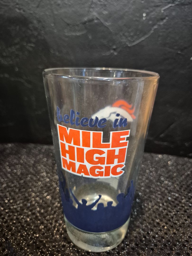 Denver Broncos Arby's Collector series glass