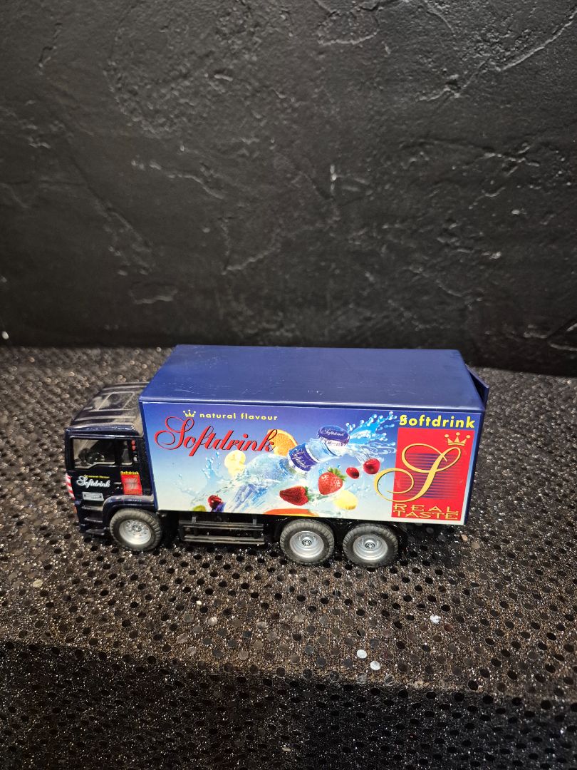 Realtoy Diecast Softdrinks Truck