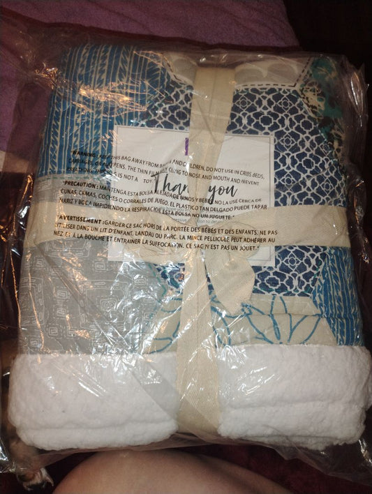 White w/ turquoise, medium blue, navy blue, and Gray Lush Decor Sherpa Throw Blanket, 50 in X 60 in