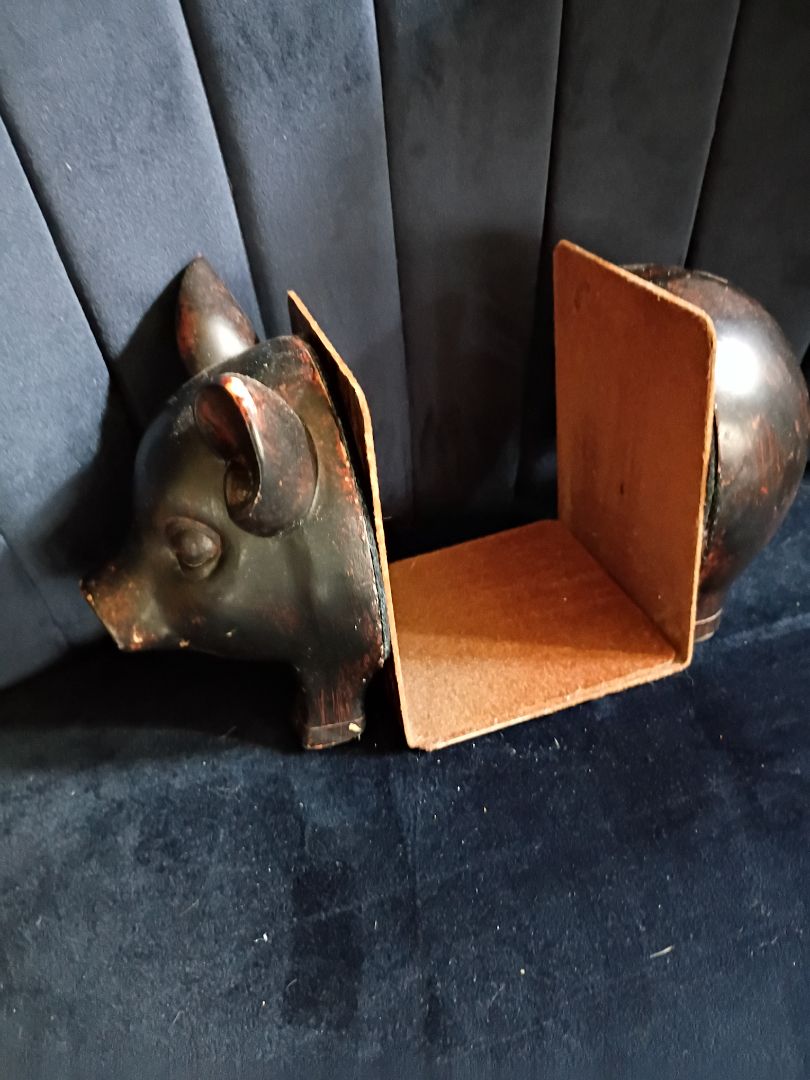 Black resin pig bookends 6" x 12"
