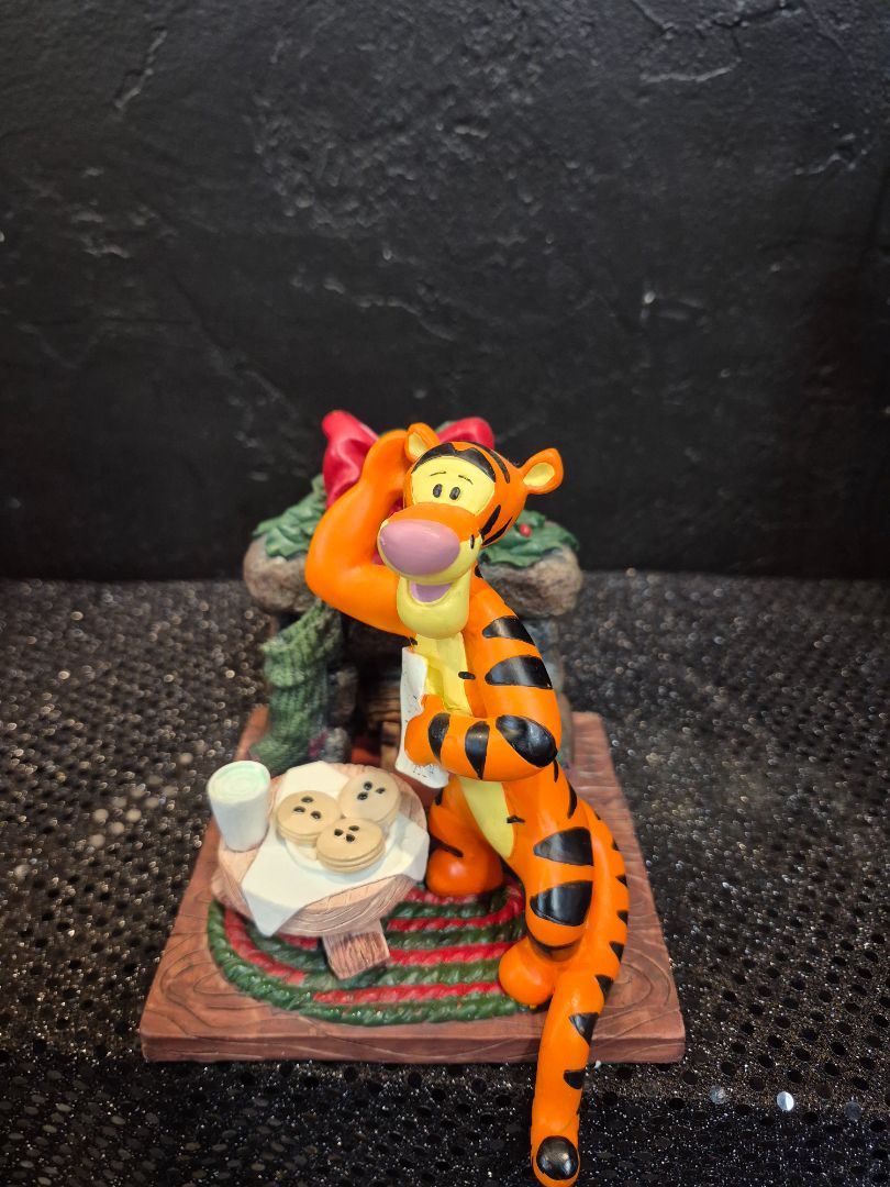 Vintage Disney Winnie the Pooh Tigger Christmas Holiday Resin Stocking Holder