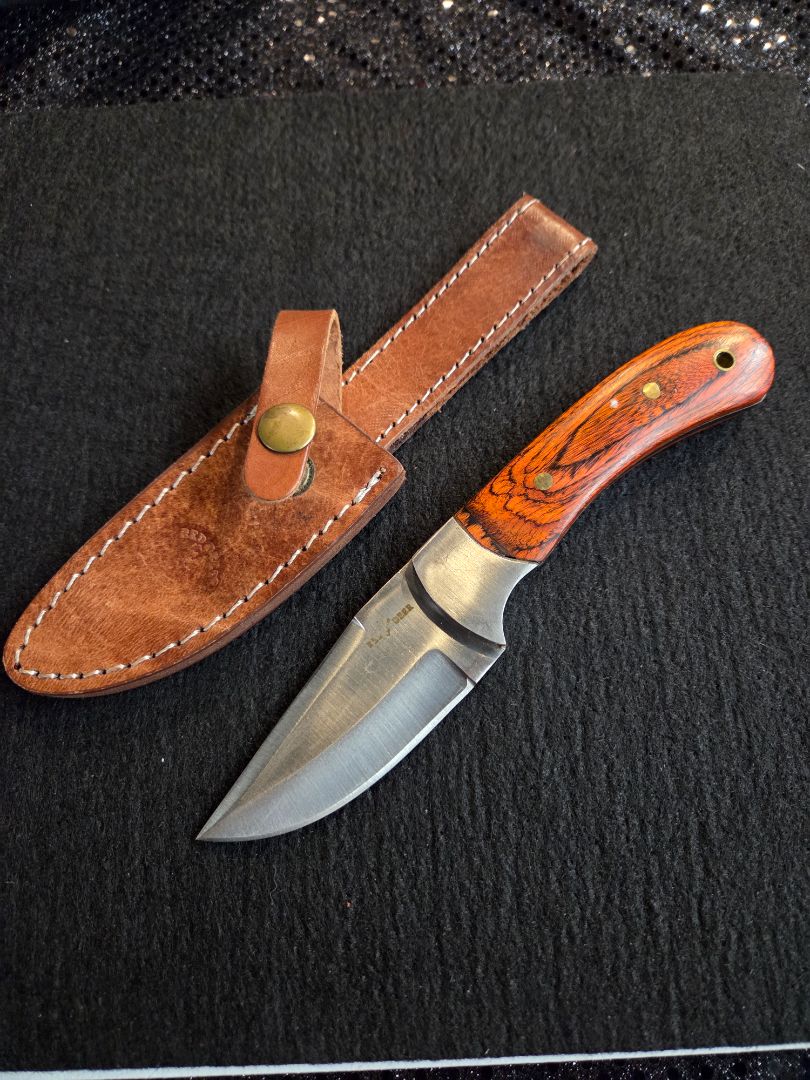Knife Red Deer Skinner
