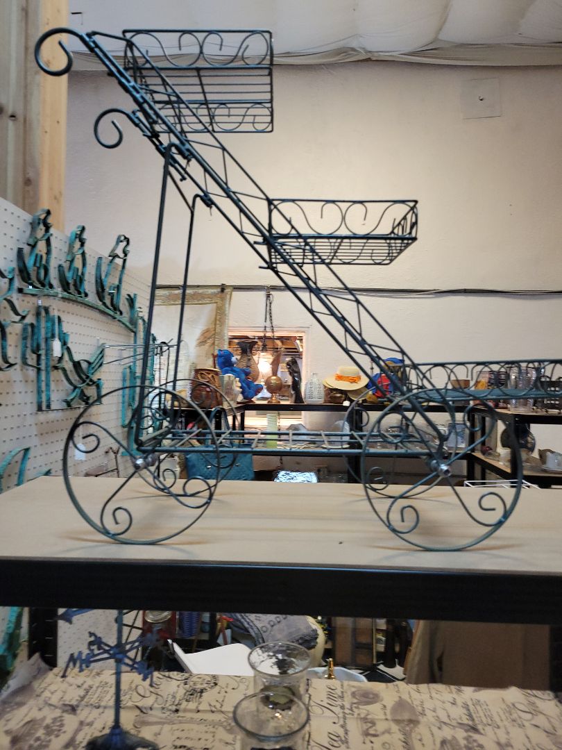 Green Plant Stand