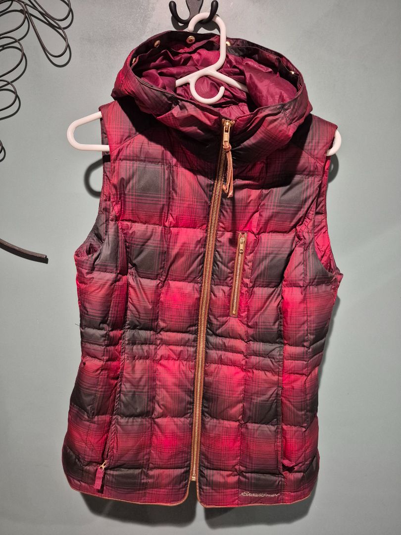 Eddie Bauer Plaid Red and Black Vest Down size small