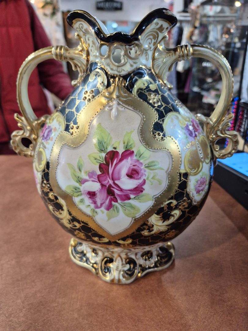 Royal Kinran Nippon Hand Painted Rose Vase CA 1906