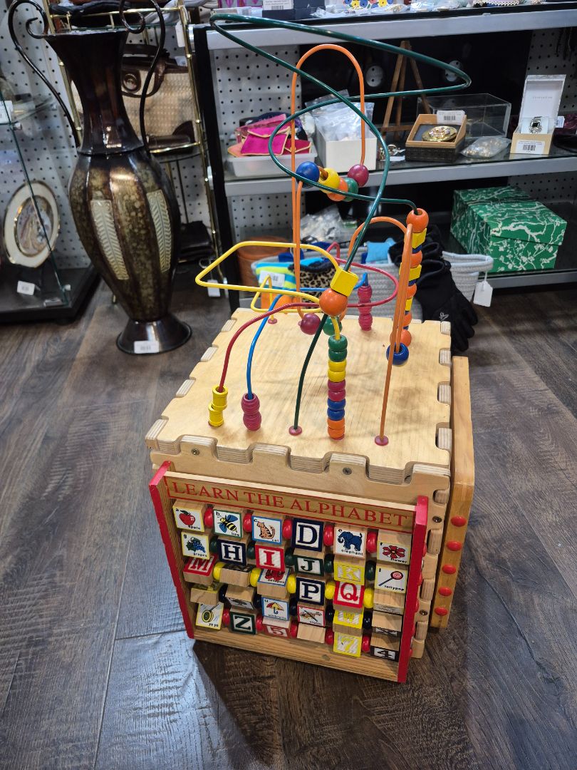 Deluxe Mini Play Cube