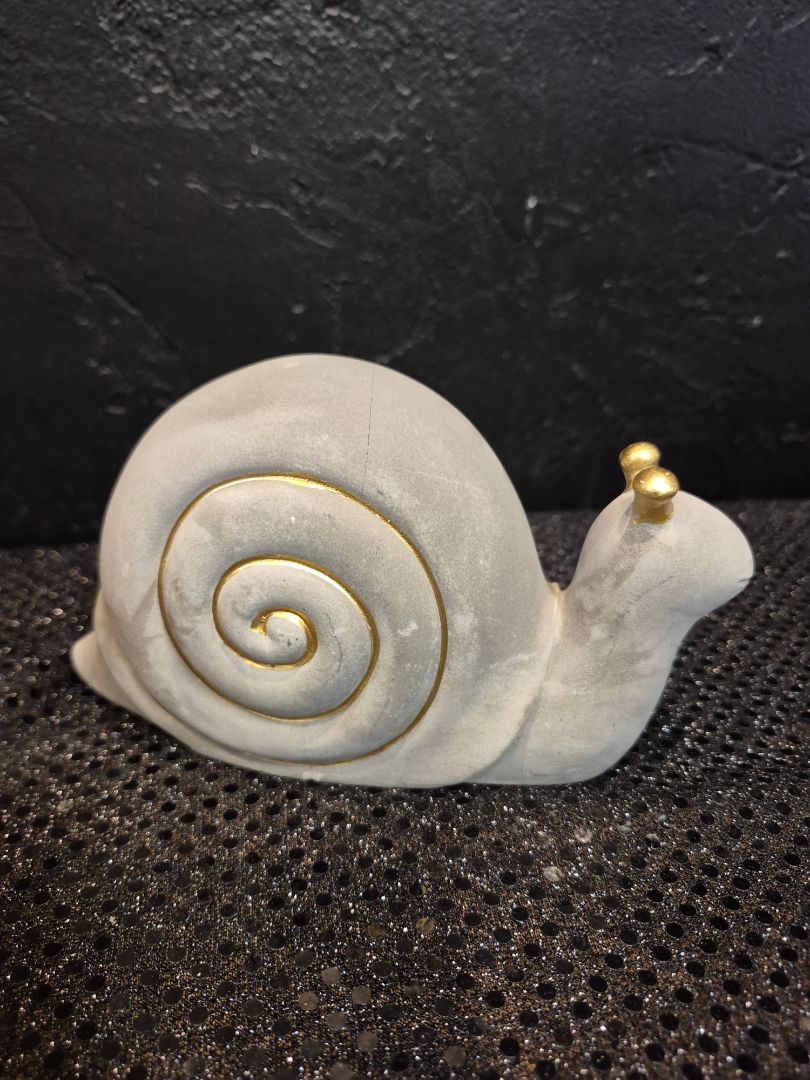 Small Cement Snail