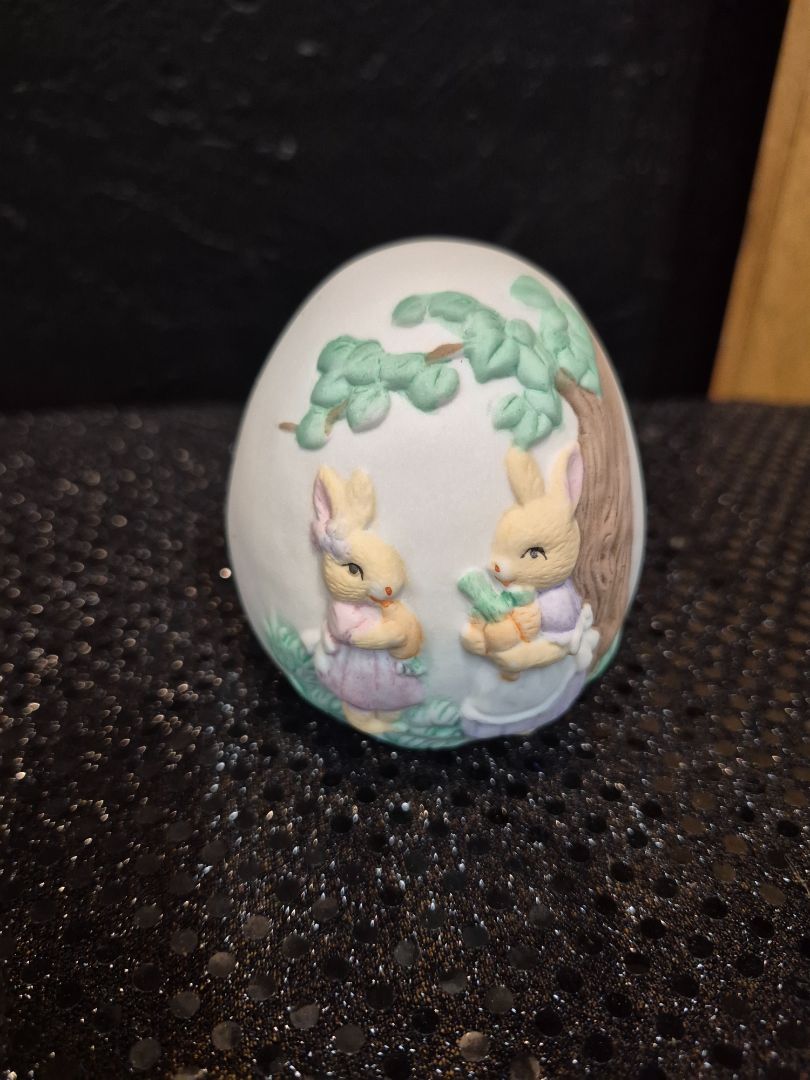 Ceramic Easter Egg with 2 bunnies