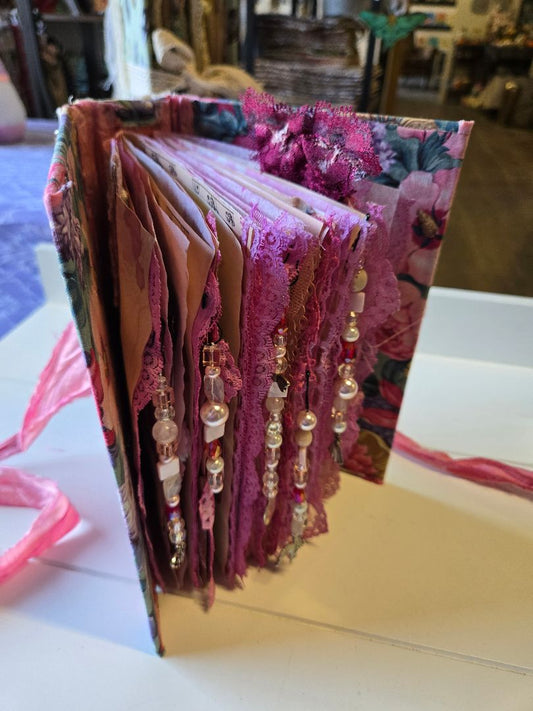 Junk Journal -Pink Rosy