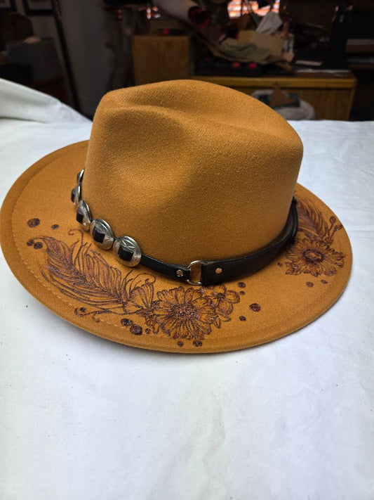 yellow/orange Hat'burnt-feathers, adjustable