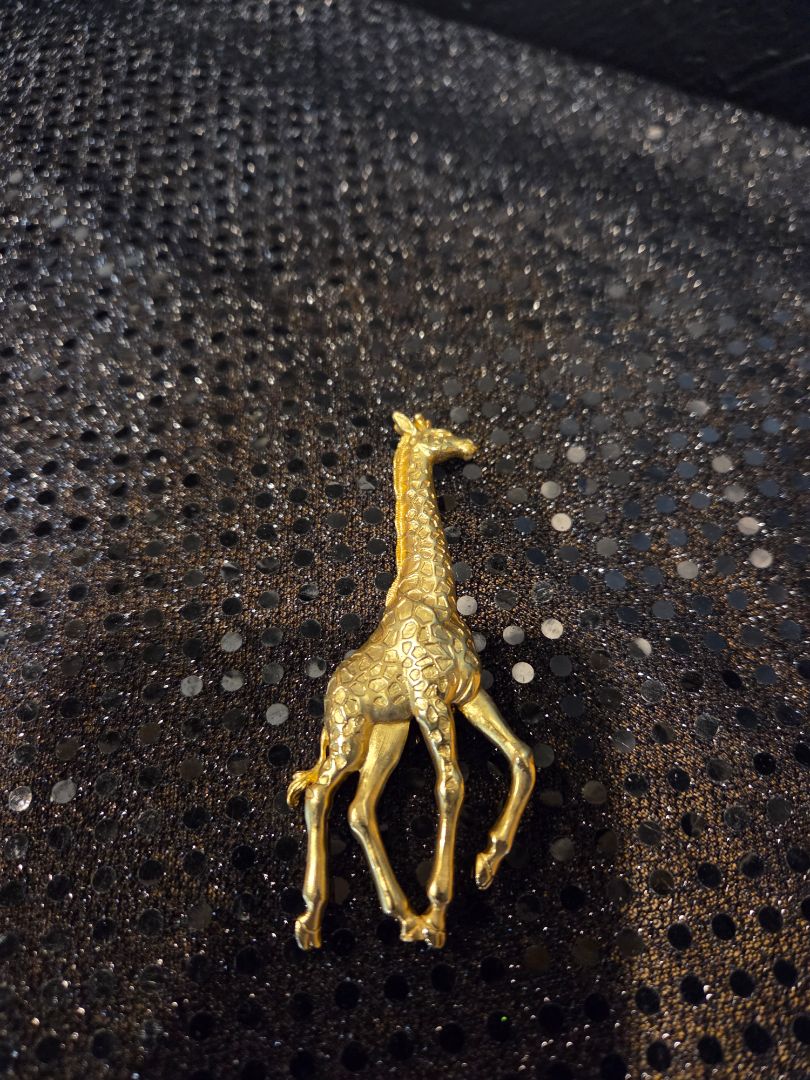 Vintage JJ Giraffe Pin