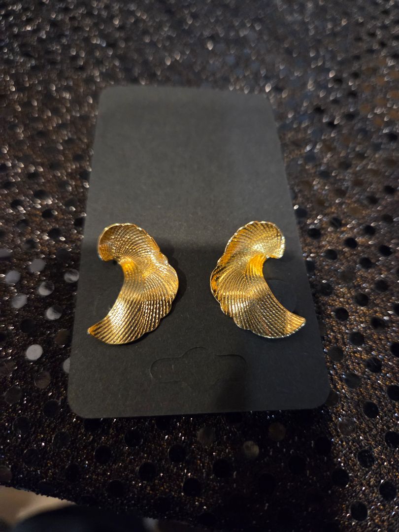 Vintage Haute Couture Gold Ton Textured Earrings