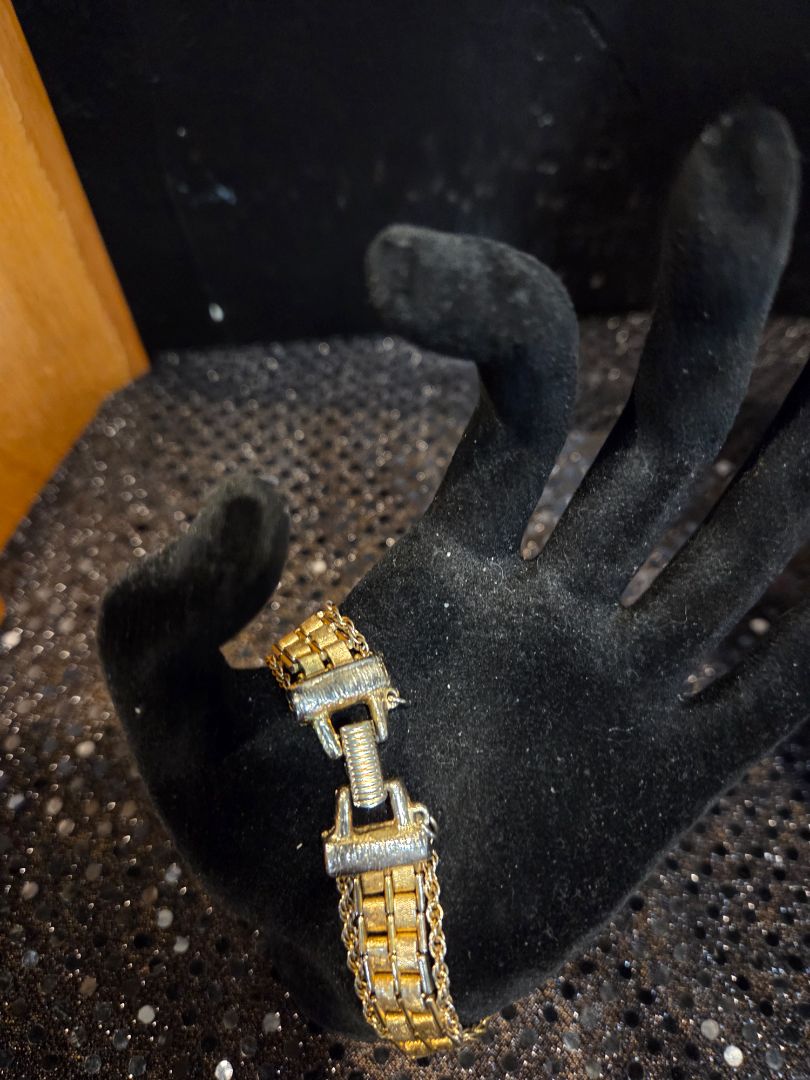Vintage Goldette NY signed stamped gold tone bracelet
