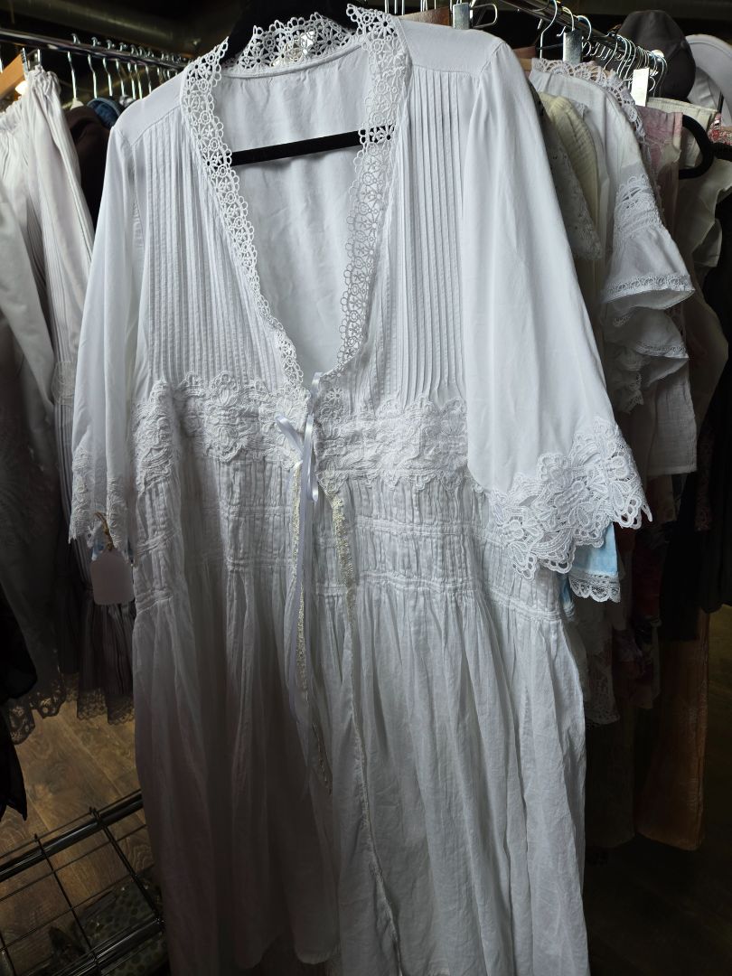 Duster white lace