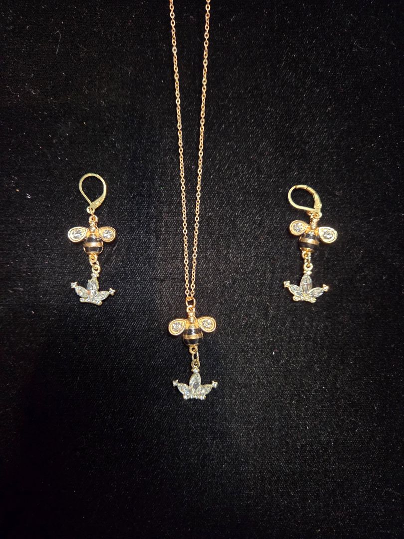 Necklace and Earring Set The Queen Bee