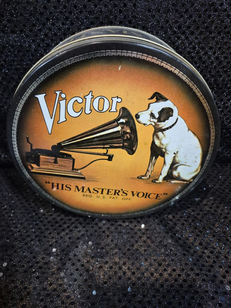 Victor "His Master's Voice" Tin