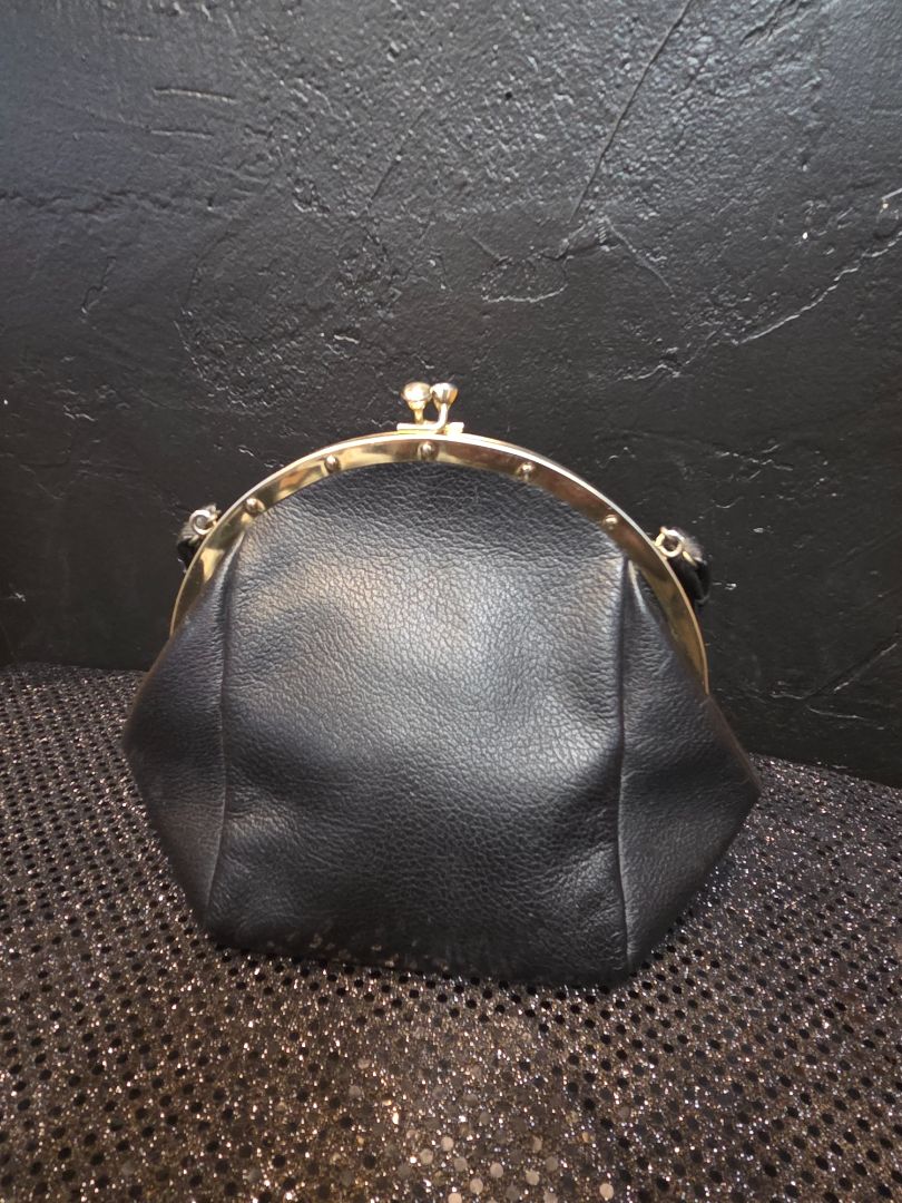 Vintage Black Clamshell Handbag