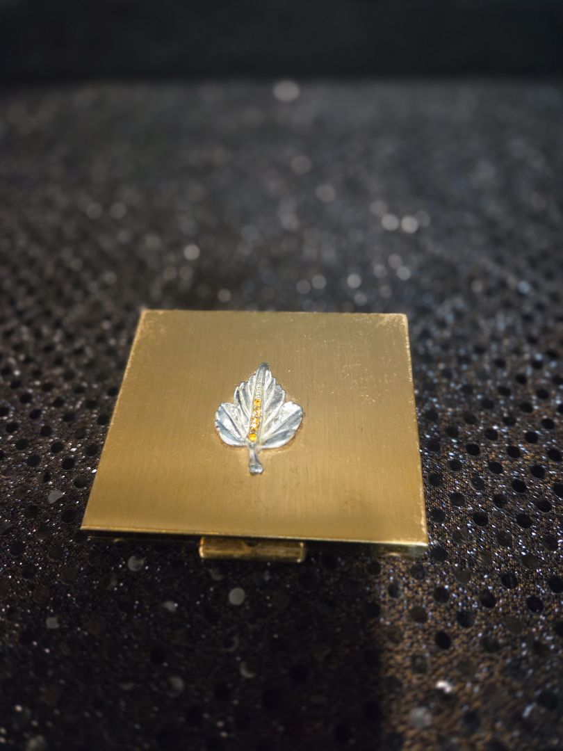 Vintage 1950's Gold Toned and Rhinestone Compact.