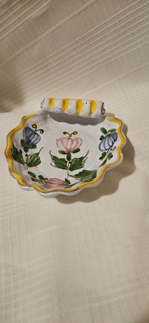 Vintage Portugese stoneware ashtray /candy dish LR