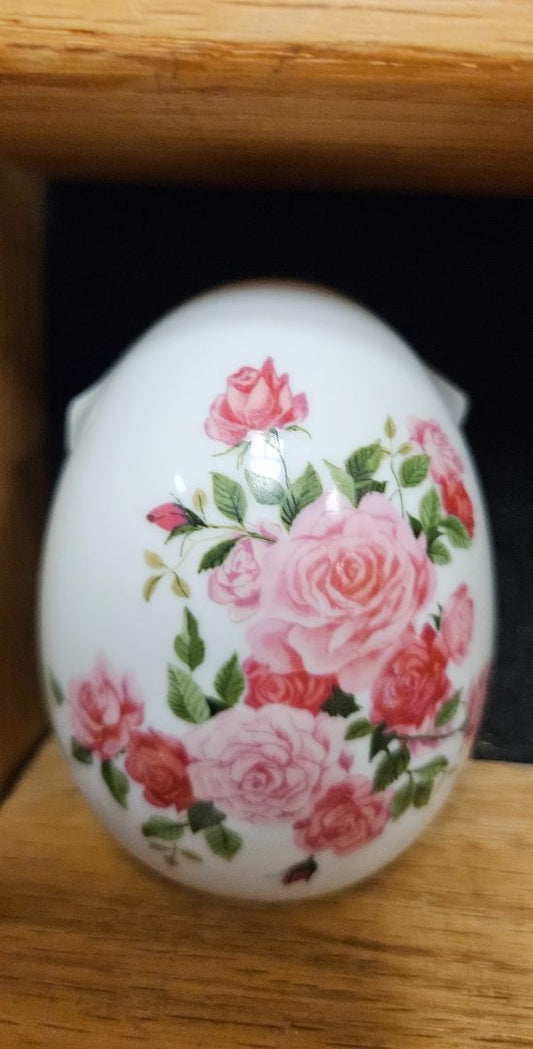 Vintage 1988 Avon Collectible Porcelain Egg With Pink Roses LR