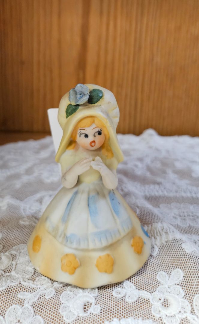 Vintage Merribells Bisque Figurines LR