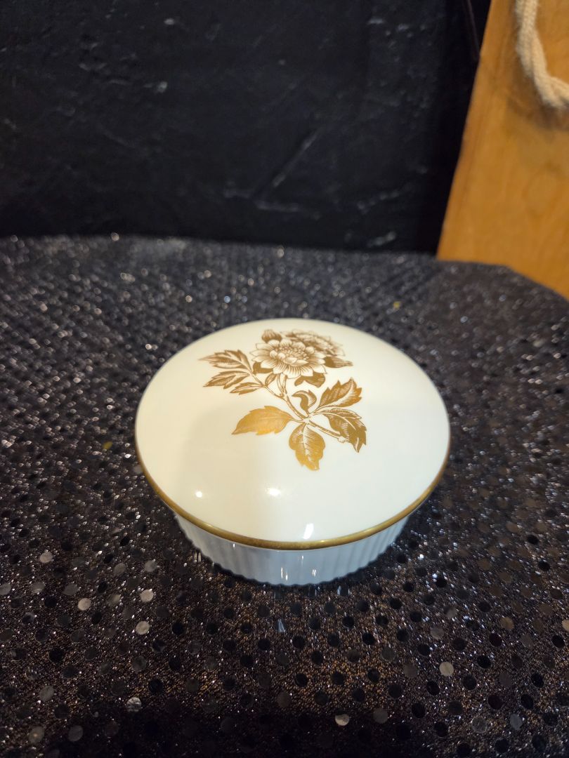 Wedgwood Gold Tonquin Covered Trinket Dish