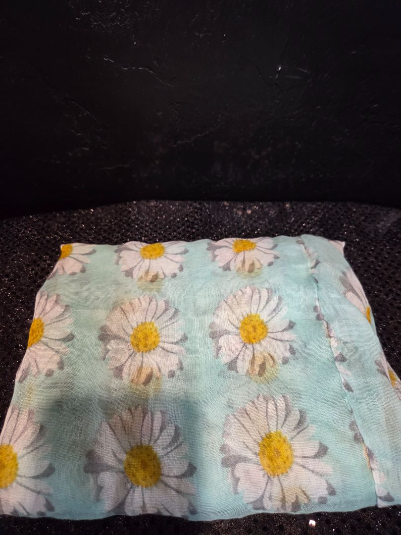 Scarf By FashionScarf Light Green with daiseys
