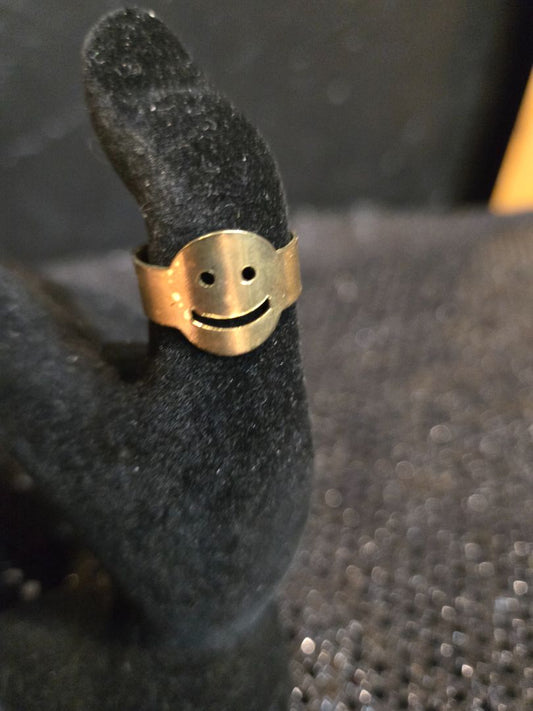 Silver cracker jack smiley 196o's