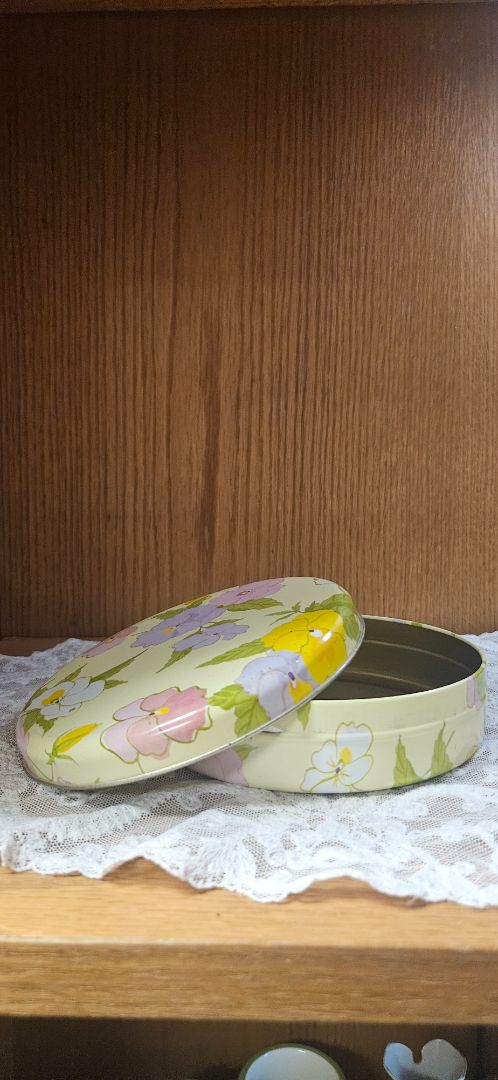 Yellow  Vintage Avon Pansy Patch Tin