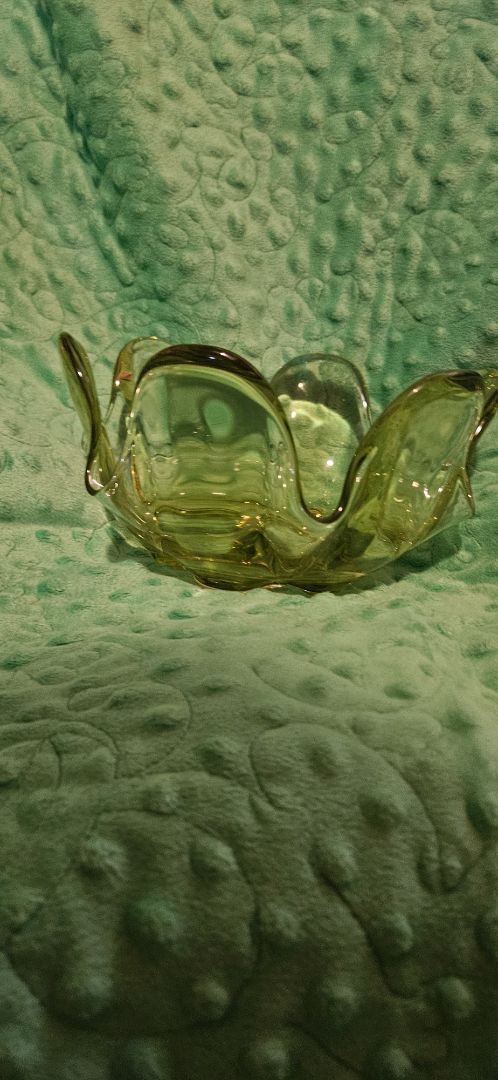 Duncan Miller Canterbury Green Glass Bowl 8" Candy Flower Dish, 8 inches