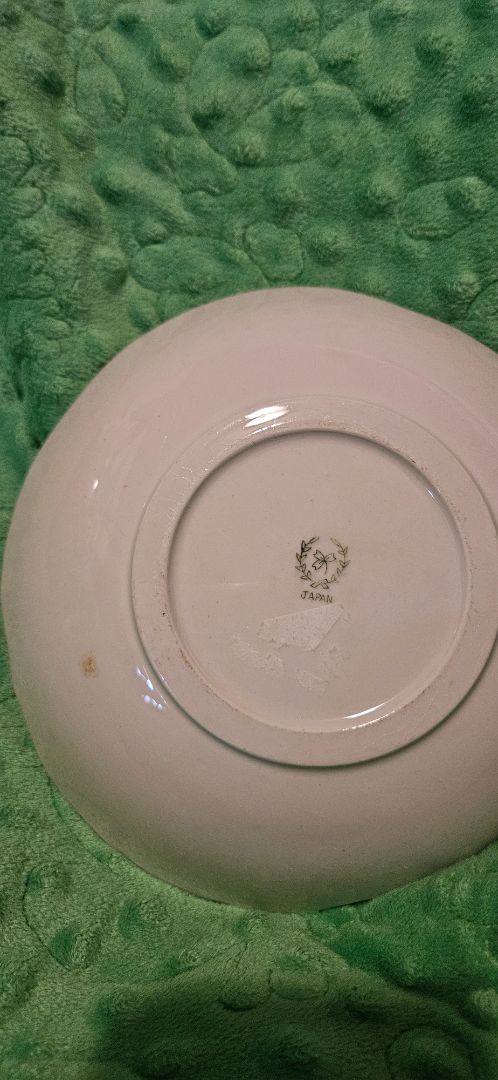 Vintage Art Pottery Fruit-Themed Bowl - Japan - 7" Diam. - Grapes & Apple - NICE