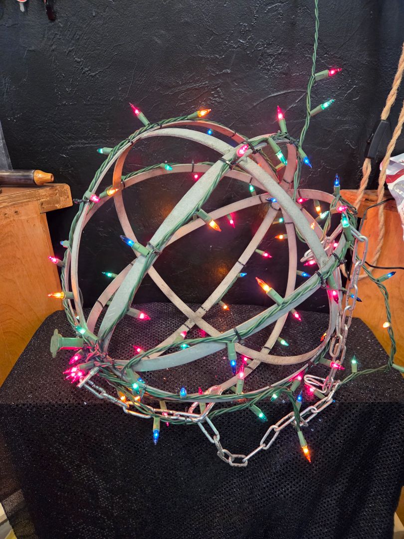 Round Metal Frame with Christmas Lights 15.5 inches
