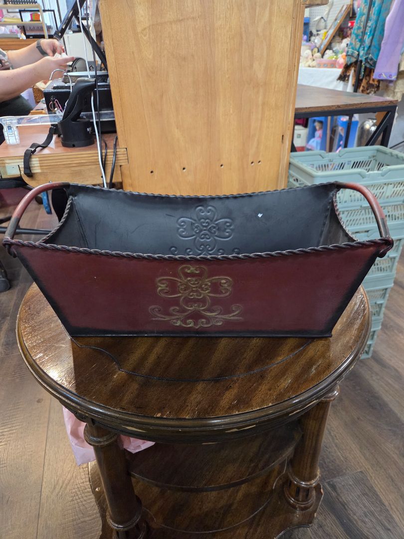 Metal rectangle planter with handles