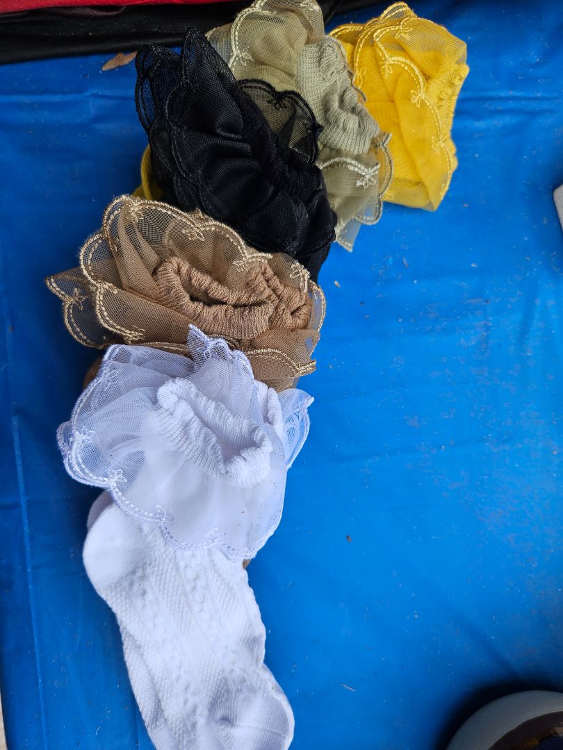 Varies Lace socks, Small