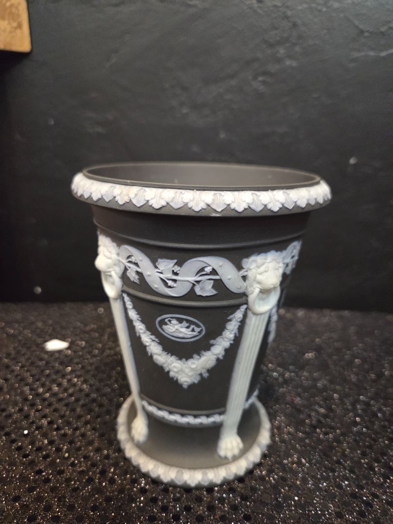 Wedgwood Monopodia Vase Black