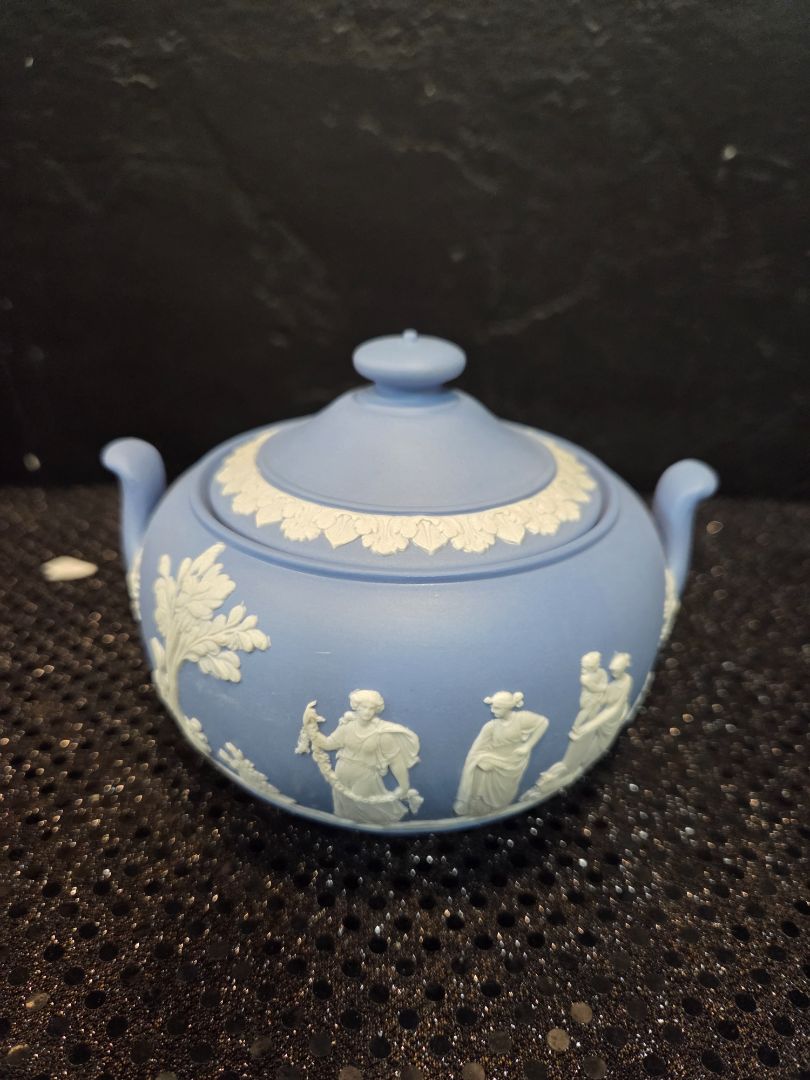 Vintage Wedgwood Blue Jasperware Lidded sugar bowl