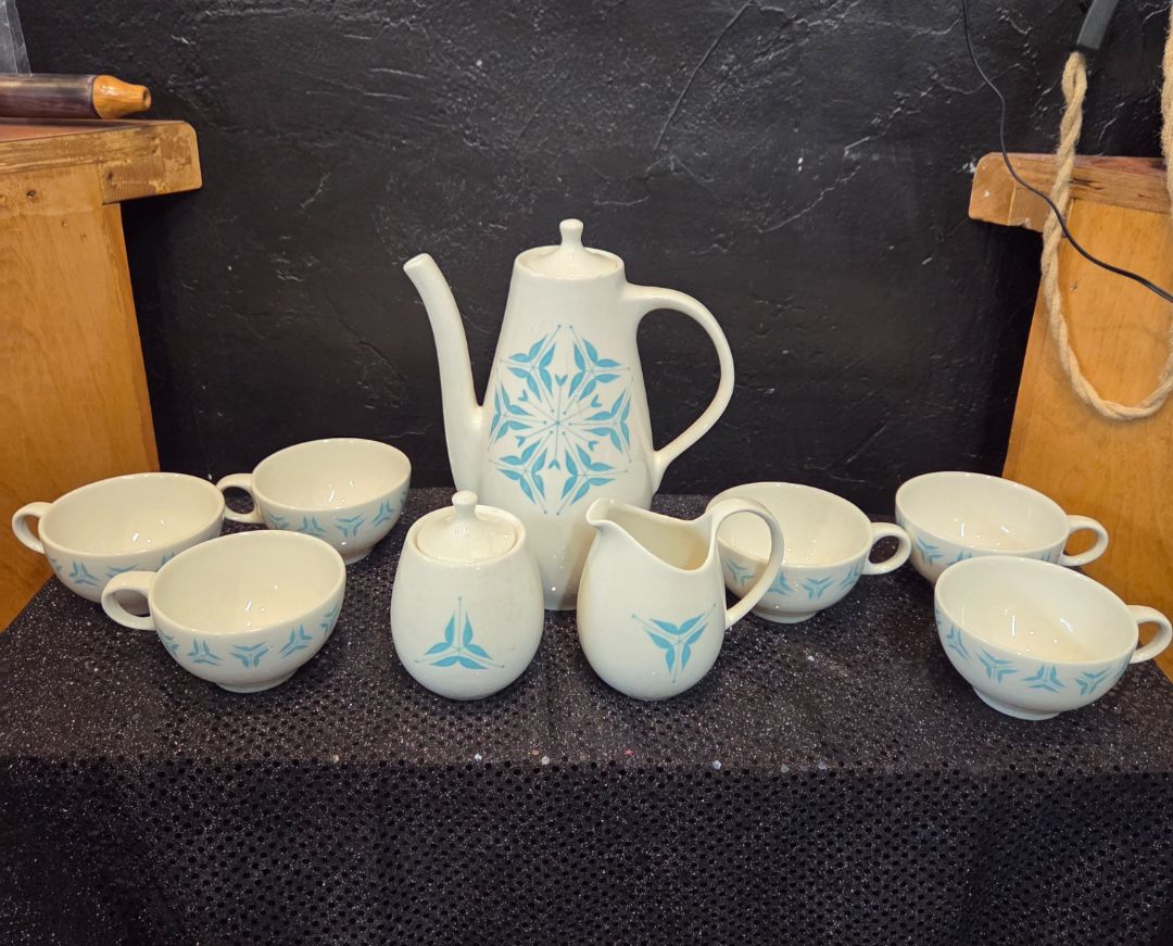 Vintage MCM Abstract Leaf Design Tea/Coffee 6 tea cups and cream and sugar