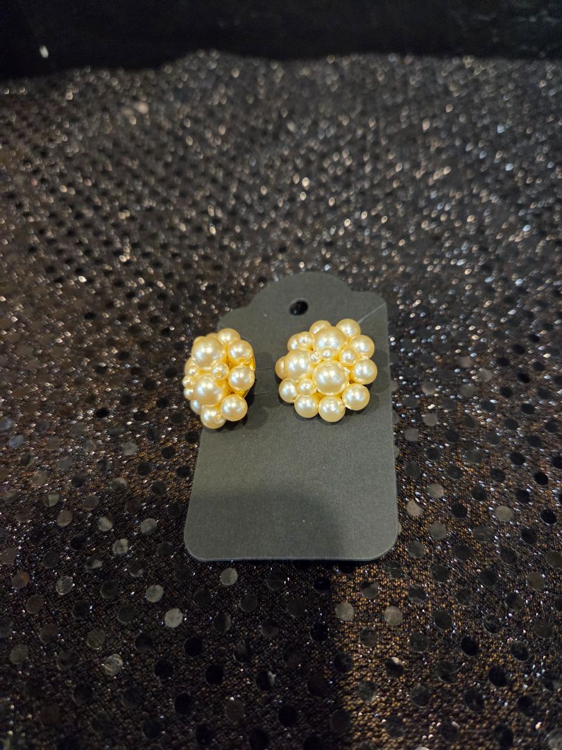 Faux Pearls Earrings