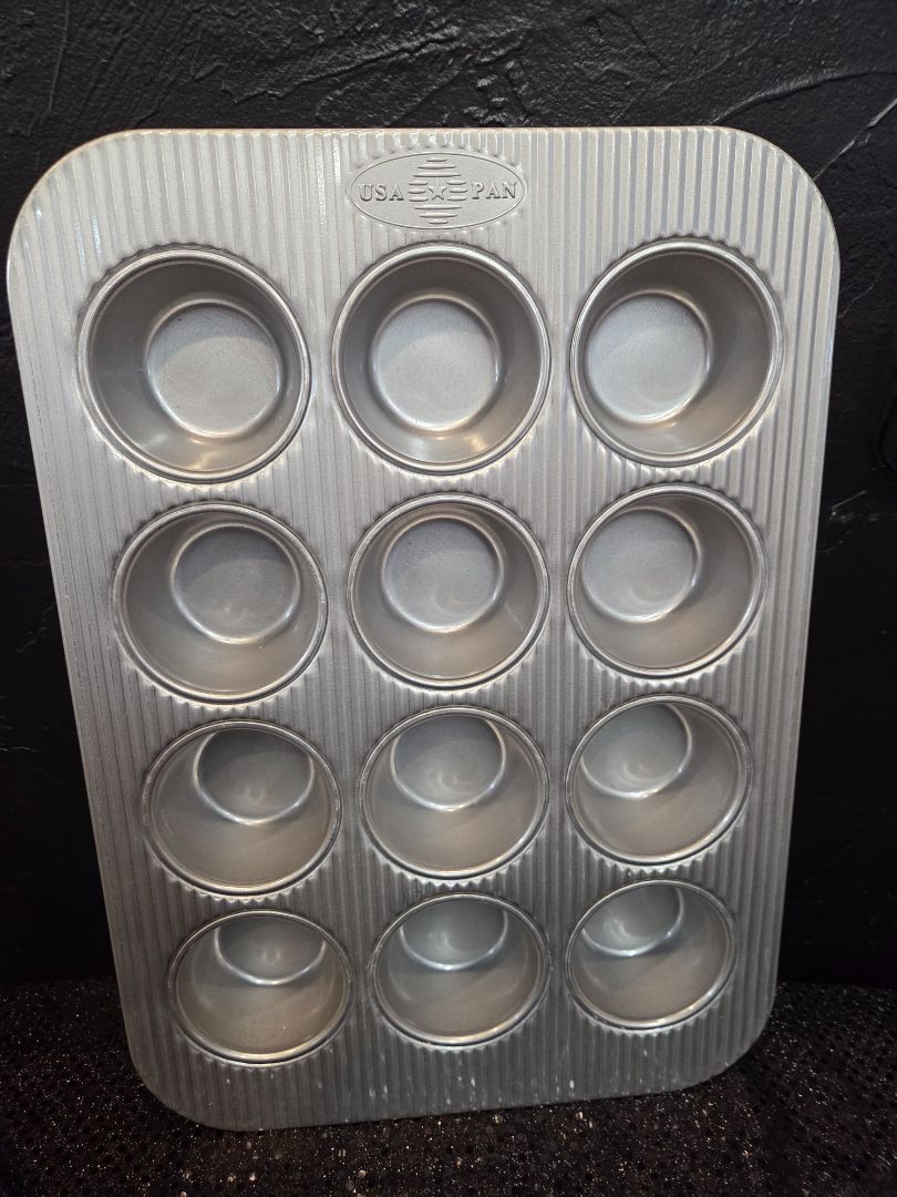 USA Pan 12- Cup Standard Muffin Pan
