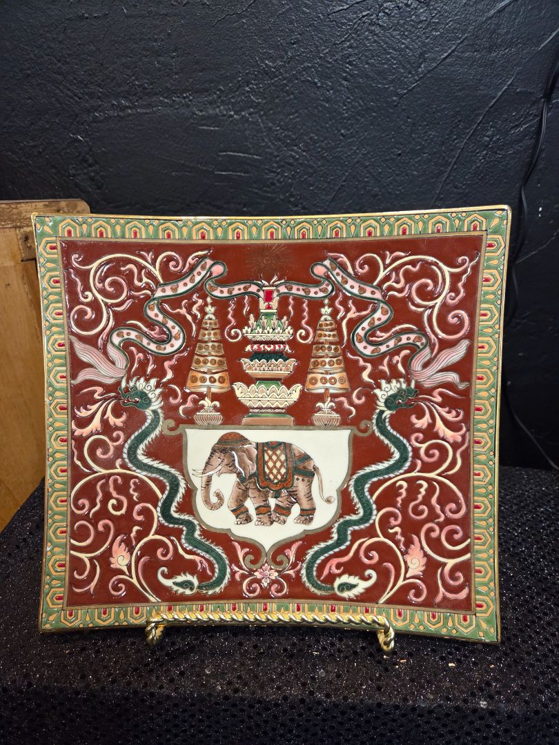 Elephant Plate Signature Home Collection