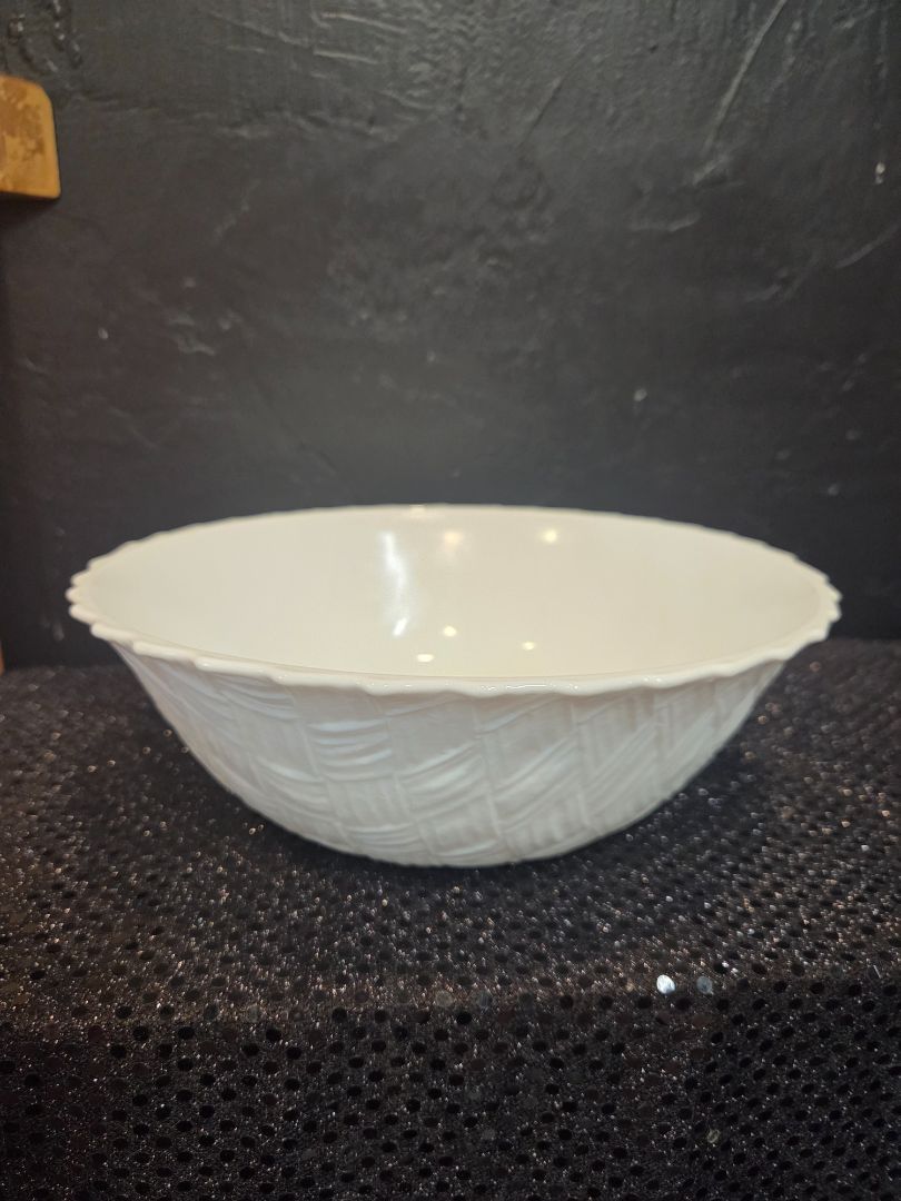 Vintage Indiana Milk Glass Basket weave 9" Bowl and small bowl