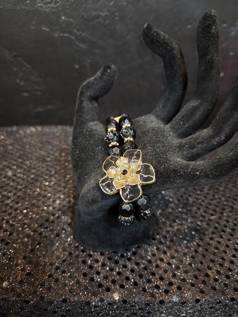 Vintage Stretch Bracelet Black and Gold toned flowers