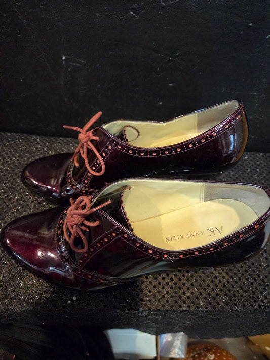 Anne Klein Burgundy Oxford Pumps Lace up (sz 9.5)