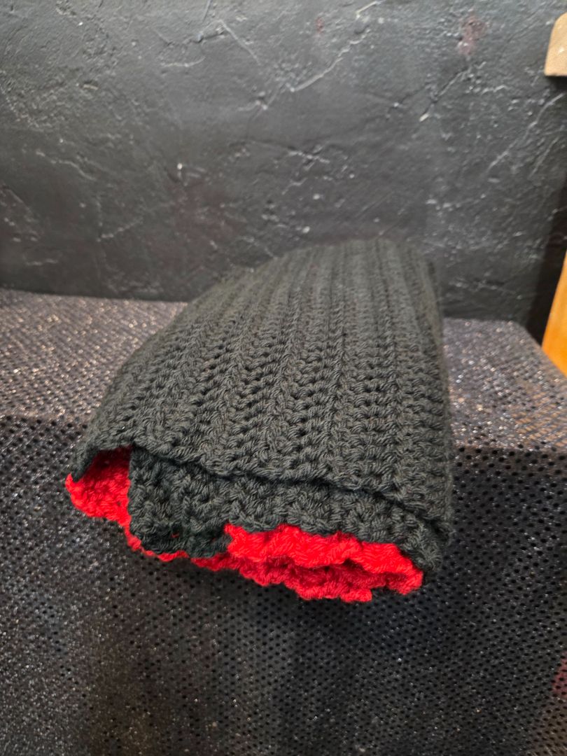 HAND-MADE Black and Red Scarf