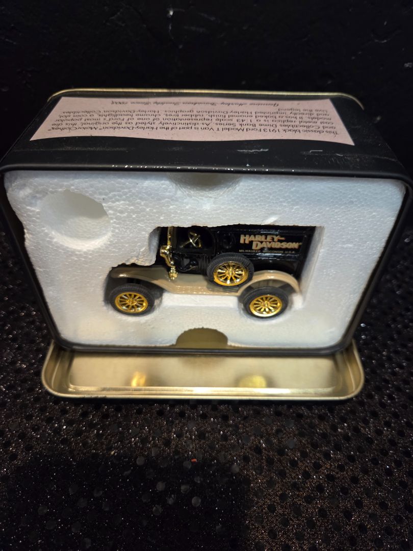 Harley Davidson 1913 Ford Model T Van Dime Bank Limited Edition