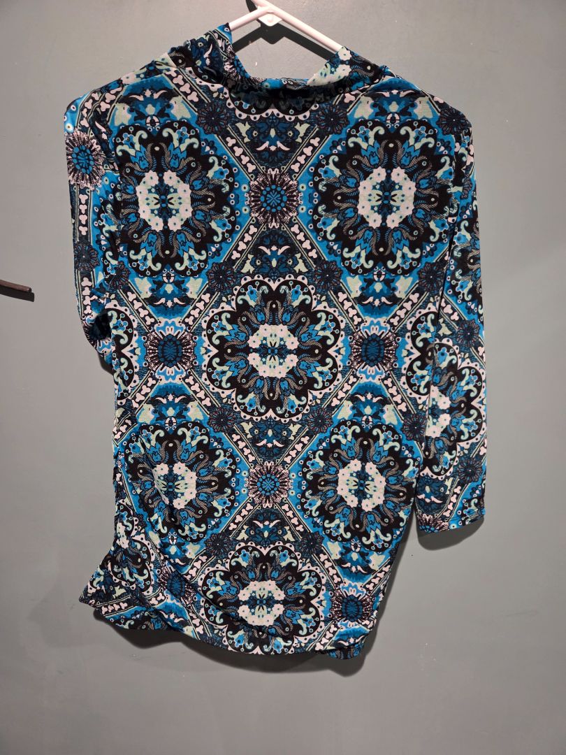 Dana Buchman Cowl Neck Blue/Teal/Black/White top Medium