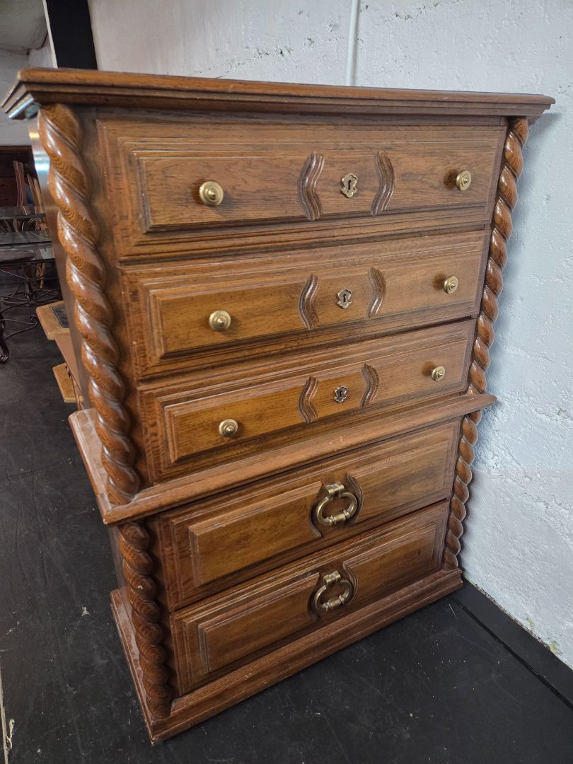 Lea Vintage Ornate Twist Hi Dresser