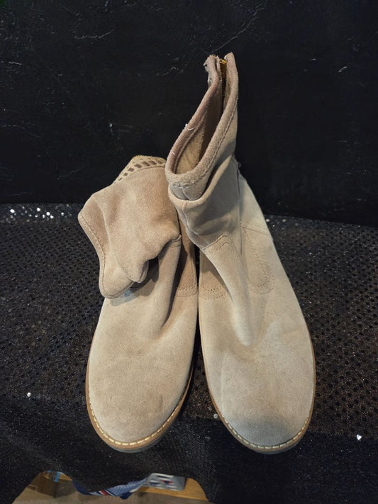 Lucca Lane Suede Carol Sue 8M